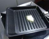 A picture of step 4 of Mumbai aloo masala toast.