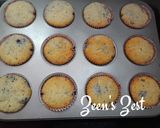 A picture of step 4 of Mulberry and White Butter Cupcakes.