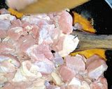 Foto langkah ke 5 dari resep Gulai Sapi Pedas.