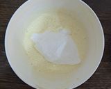 عکس مرحله 5 از دستور کیک اسفنجی کاکائویی با رویه کرمفیل و شکلات
