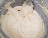 A picture of step 4 of Victoria sponge cake.
