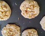 A picture of step 4 of Crunchy walnuts cookies.