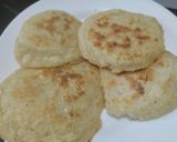 Foto del paso 7 de la receta: Torticas🫓de yuca🥯cruda🧀con queso🥛🥙🥯
