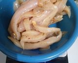Foto del paso 3 de la receta: Pechuga de pollo en juliana con cebolla caramelizada