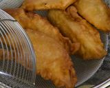 A picture of step 4 of Breadfruit fritters with hot & sweet sauce.
