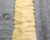 Foto del paso 3 de la receta: Trenza de hojaldre rellena de nutella y plátano 🍌