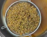 A picture of step 2 of Dana methi ki rasadar chutney.
