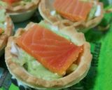 Foto del paso 6 de la receta: Tartaleta de salmón ahumado, queso de trufa y guacamole