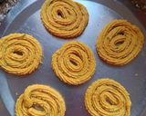 A picture of step 2 of Chakri/Chakli/Murukku.