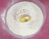 Foto del paso 1 de la receta: Masa precocida para pastas rellenas 👌
