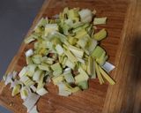 Foto del paso 1 de la receta: Curry de coles de bruselas, patata y puerros
