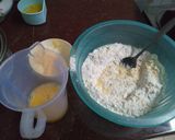 Foto langkah ke 1 dari resep Donat empuk dan lembut tanpa ulen tanpa mixer (metode autolysis).
