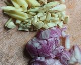 Gambar langkah 1 resipi Siakap Goreng Pedas Ala Thai.