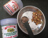 A picture of step 3 of Dates Halwa.