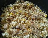 चिकन मॅगी नूडल्स (chicken maggi noodles recipe in marathi) रेसिपी स्टेप 3 फोटो 