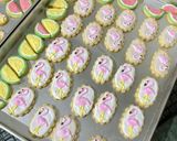 Foto langkah ke 7 dari resep Vanilla white cookies with icing sugar.