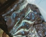 A picture of step 4 of Marble and bounty fudge brownies.