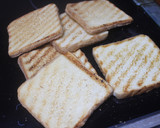 Foto del paso 3 de la receta: Tostadas de pan de molde untadas de mantequilla y gazpacho