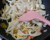 Foto langkah ke 2 dari resep Tumis Jamur Tiram simpel.
