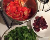 Hình bước làm 2 của món Phile cá tráp vs salad cà chua, olive ngày tuyết rơi nhiều thật nhiều ❄️❄️