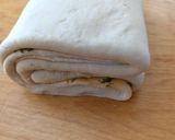 Tavaszi kapros, krumplis, kolbász zsíros lepény recept fázis 4 fotója