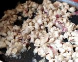 A picture of step 3 of Chicken flower buns.