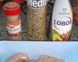 Foto del paso 1 de la receta: Pollo a la pimienta y cebollas caramelizada súper fácil