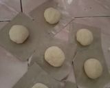 Foto langkah ke 3 dari resep Donat ekonomis tanpa telur.