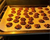 Foto langkah ke 6 dari resep Chocolate Butter Cookies.