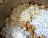 A picture of step 5 of Chana koliwada.
