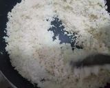 A picture of step 2 of Sooji ka halwa.