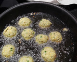 Foto del paso 6 de la receta: Falafel, pan de pita y ensalada con salsa tahini