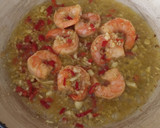 Foto langkah ke 4 dari resep Spicy Shrimp Aglio e Olio Pasta.