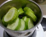 A picture of step 2 of Nariyal pani shikanji.
