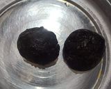 A picture of step 2 of Oreo biscuit (chocolate) laddu.