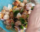 A picture of step 5 of Soya Chunks Capsicum & Onion Curry soyabeena badi ki sabji.