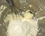 A picture of step 2 of Chocolate and white Cookies with marshmallows.