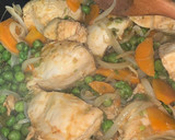 Foto del paso 3 de la receta: Pollo arvejado con arroz