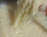 A picture of step 1 of Knorr chicken noodles.