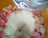 Hình bước làm 2 của món Siro hoa hồng