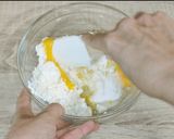 Foto del paso 1 de la receta: Bollos de queso fresco dulce o ricotta