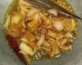 A picture of step 4 of Cauliflower green peas curry.