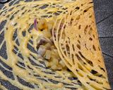 Gambar langkah 6 resipi Martabak Roti Jala.