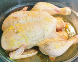 Foto del paso 1 de la receta: Pollo entero asado al horno