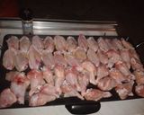 Foto del paso 2 de la receta Alitas de pollo con patatas al horno