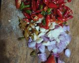 Foto langkah ke 2 dari resep Tumis tauge teri tahu pedas.
