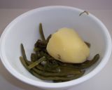 Foto del paso 1 de la receta Ensaladilla de guisantes, anchoas, queso y pimientos del piquillo