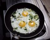 Foto langkah ke 4 dari resep Telur Ceplok Pontianak.