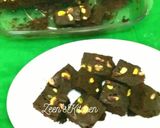 A picture of step 3 of Microwave Fudgy Pistachio Brownies.