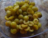 Une image de l'étape 1 de Sorbet de mirabelles au miel.
